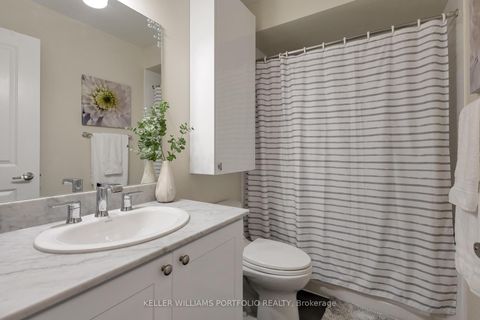 Photo 12 at 365A Roehampton Avenue, Mount Pleasant East, Toronto