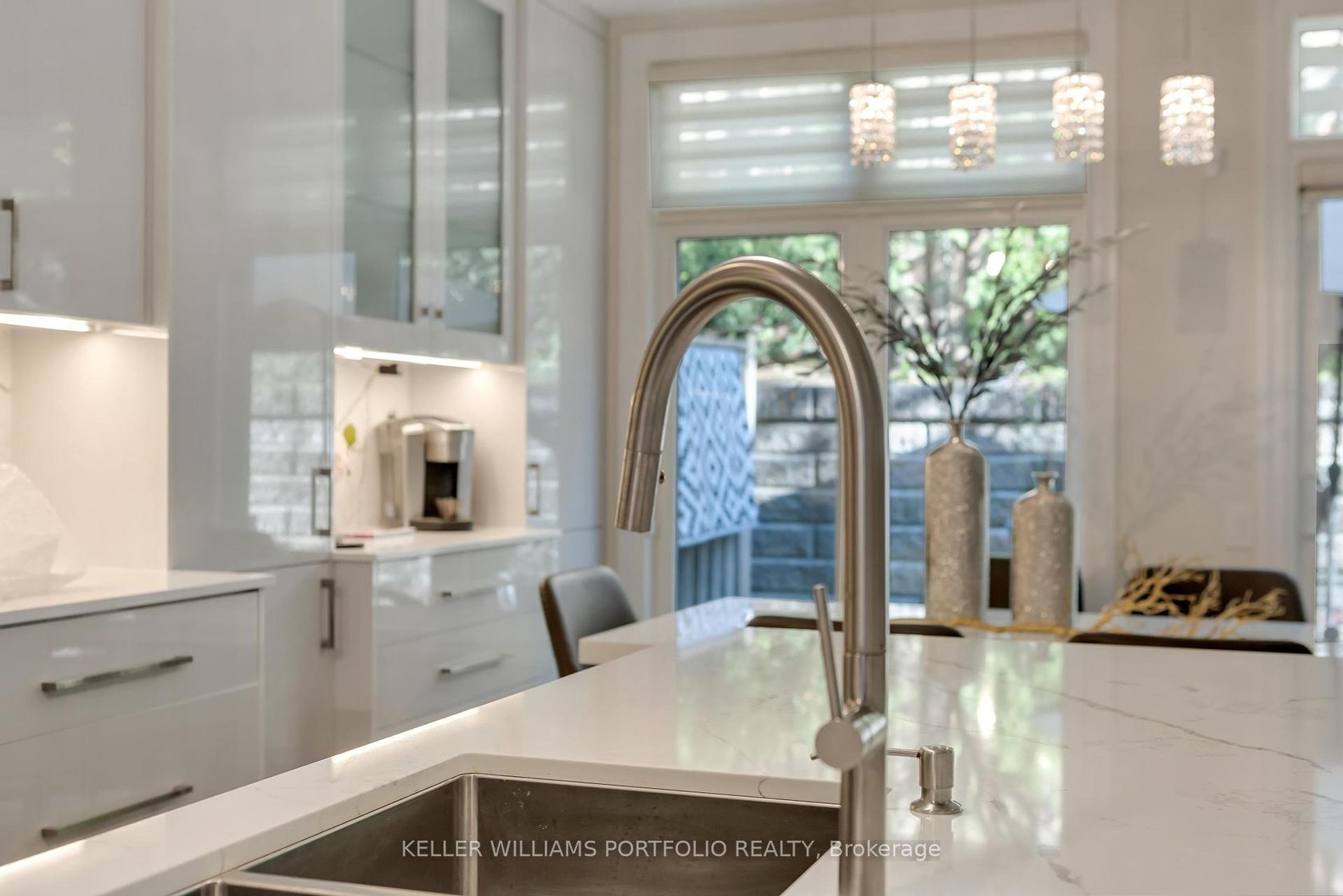 365A Roehampton Avenue, Mount Pleasant East, Toronto by Loree Meneguzzi Real Estate 365A Roehampton Avenue, Mount Pleasant East, Toronto