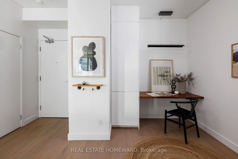 Photo 2 at 807 - 38 Niagara Street, Waterfront Communities C1, Toronto