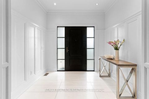 Photo 3 at 542 HIGHCLIFFE Drive, Uplands, Vaughan