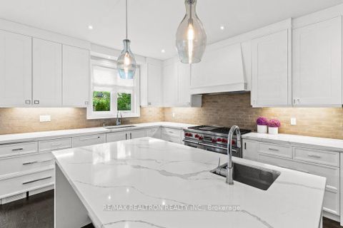 Photo 24 at 542 HIGHCLIFFE Drive, Uplands, Vaughan