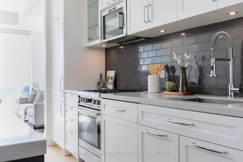 Photo 4 at 411 - 25 Malcolm Road, Leaside, Toronto