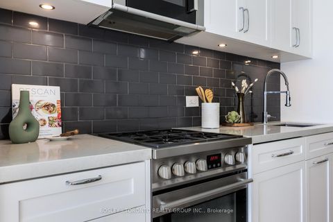 Photo 10 at 411 - 25 Malcolm Road, Leaside, Toronto Photo 10 at 411 - 25 Malcolm Road, Leaside, Toronto