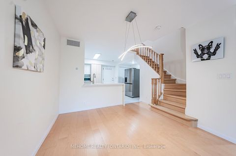 Photo 3 at 1227 - 28 Sommerset Way, Willowdale East, Toronto
