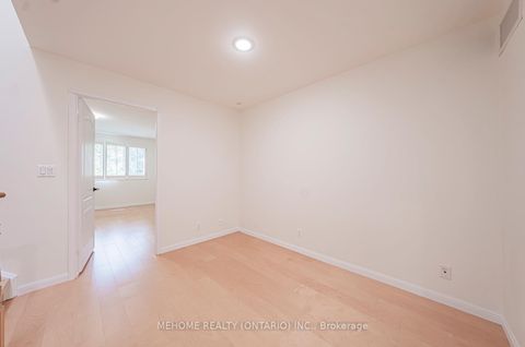 Photo 9 at 1227 - 28 Sommerset Way, Willowdale East, Toronto