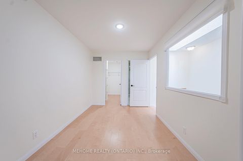 Photo 18 at 1227 - 28 Sommerset Way, Willowdale East, Toronto