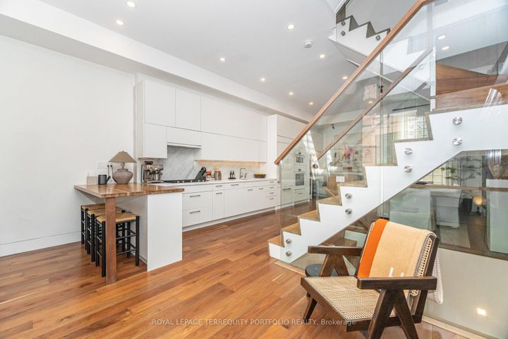 Photo 1 at 3 - 62 Claremont Street, Bellwoods, Toronto