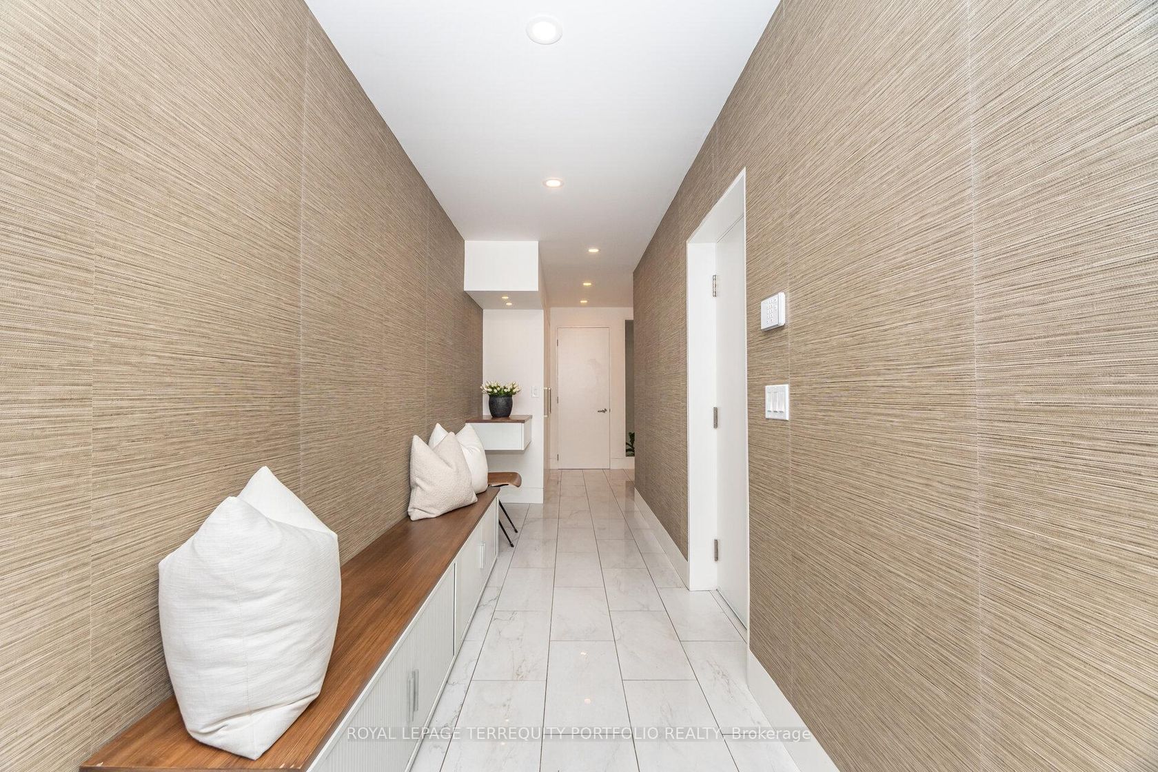 3 - 62 Claremont Street, Bellwoods, Toronto 