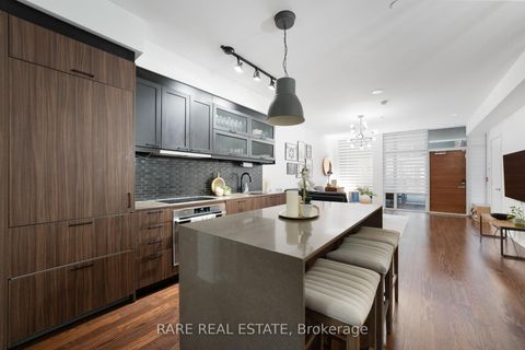 Photo 6 at 16 Loretto Lane, University, Toronto