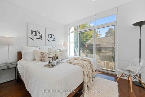 Photo 10 at 16 Loretto Lane, University, Toronto