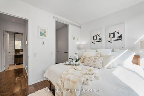 Photo 11 at 16 Loretto Lane, University, Toronto