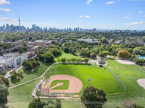 Photo 37 at 16 Loretto Lane, University, Toronto