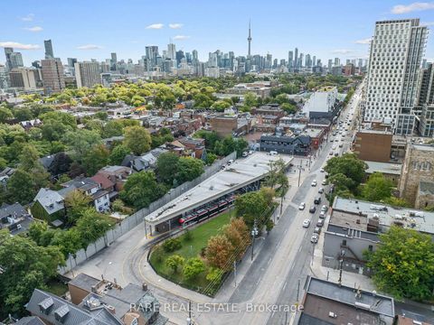 Photo 39 at 16 Loretto Lane, University, Toronto