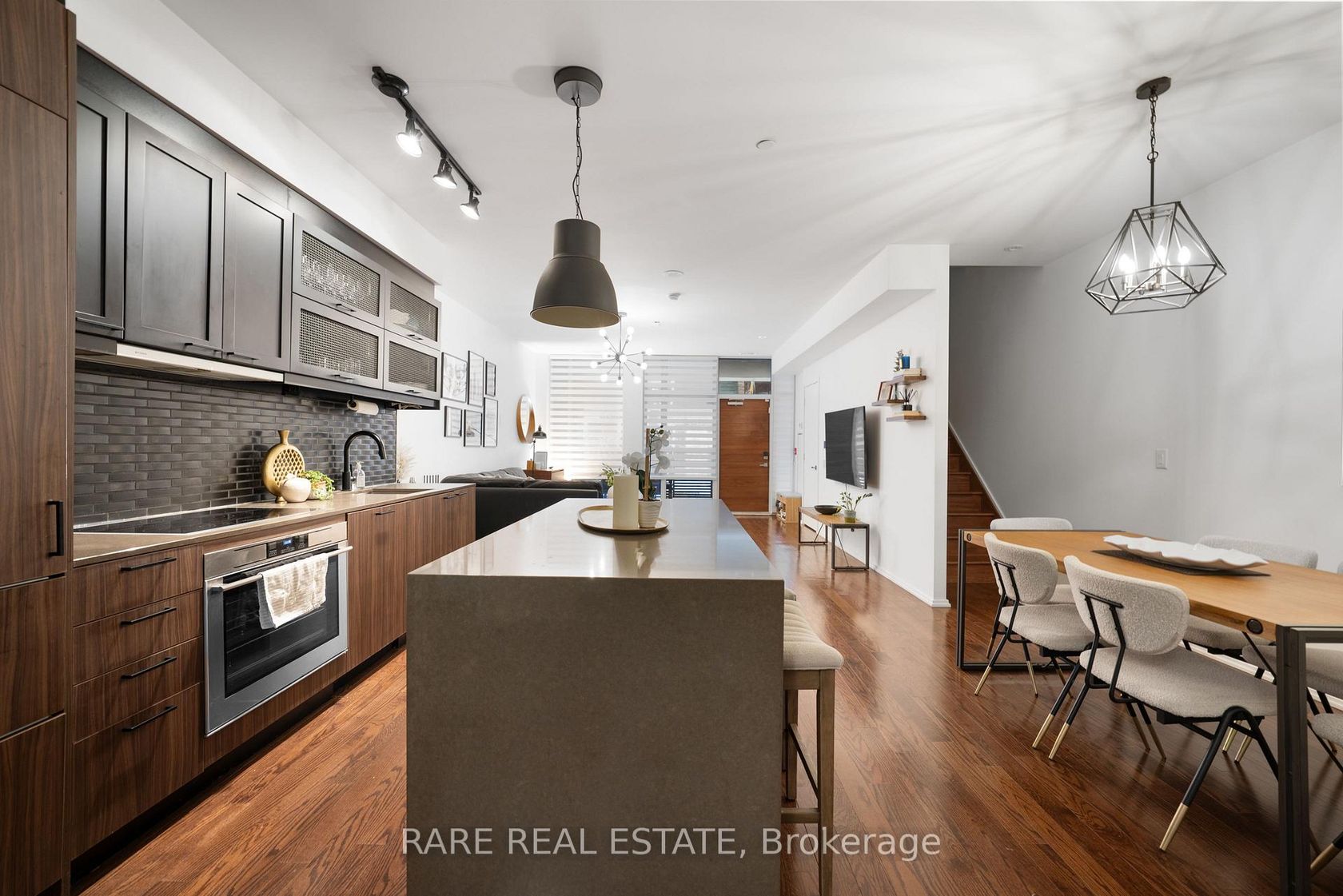 16 Loretto Lane, University, Toronto 