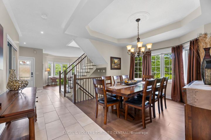 Photo 3 at 1510 Samuelson Circle, Meadowvale Village, Mississauga