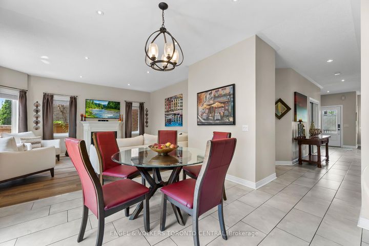 Photo 13 at 1510 Samuelson Circle, Meadowvale Village, Mississauga