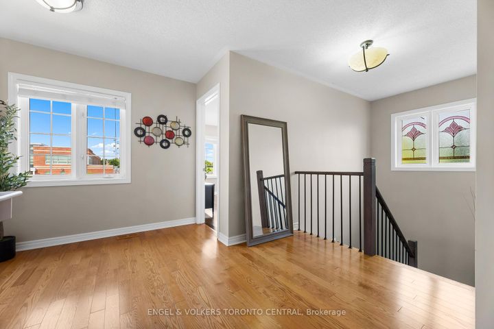 Photo 18 at 1510 Samuelson Circle, Meadowvale Village, Mississauga