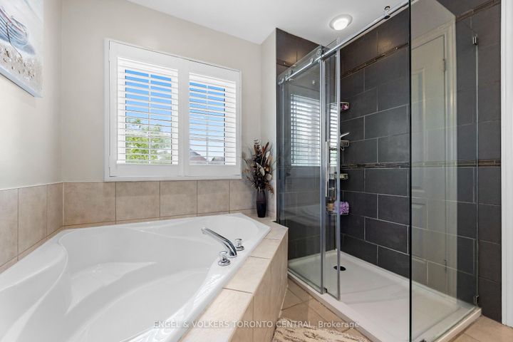 Photo 31 at 1510 Samuelson Circle, Meadowvale Village, Mississauga