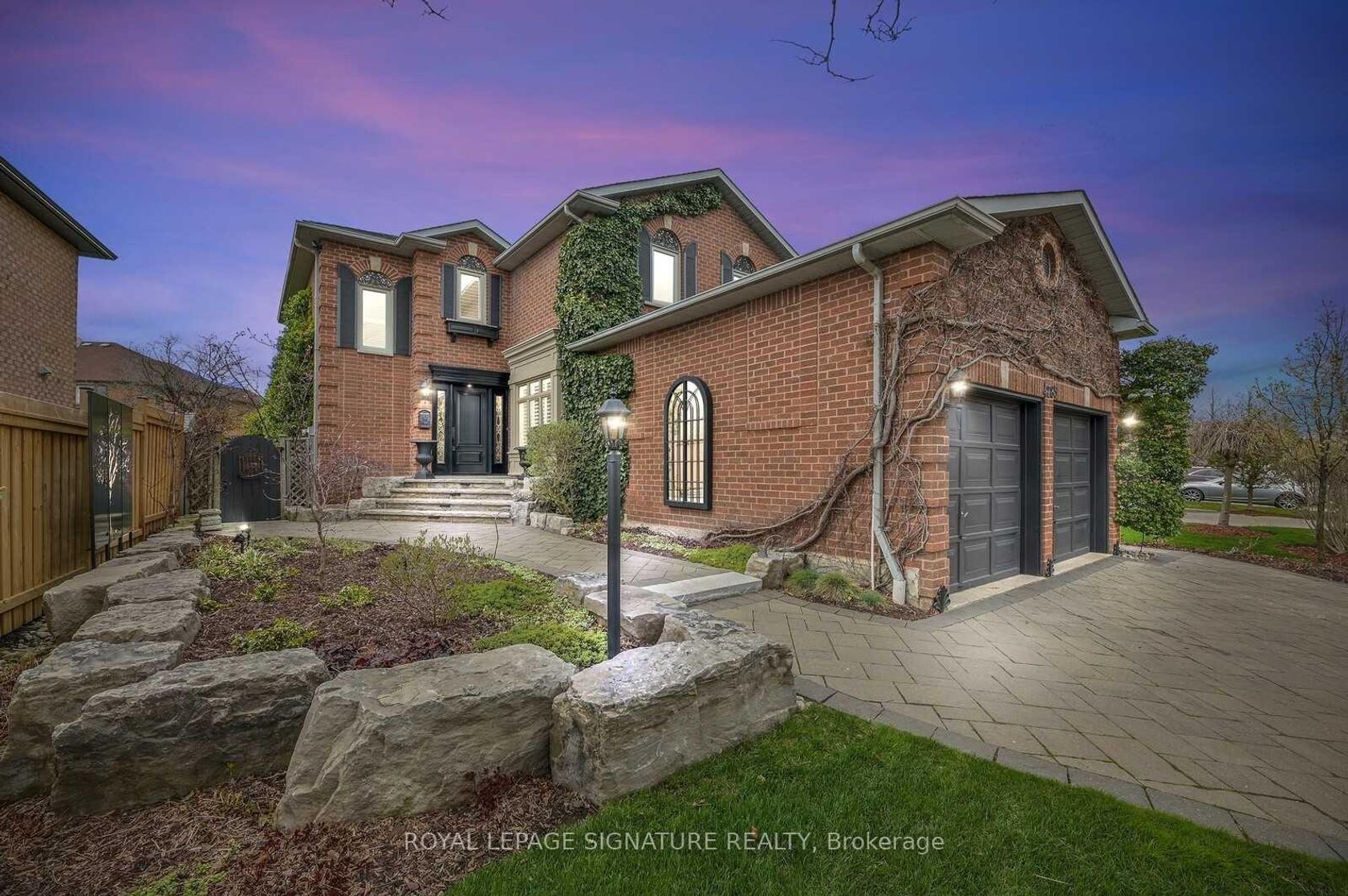 4285 Credit Pointe Drive, East Credit, Mississauga 