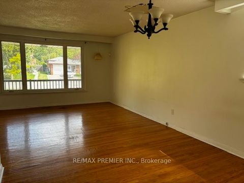 Photo 4 at 14 Madron Crescent, York University Heights, Toronto