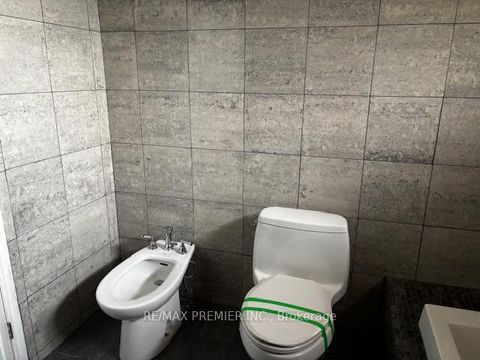 Photo 9 at 14 Madron Crescent, York University Heights, Toronto