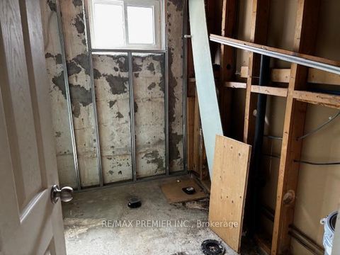 Photo 12 at 14 Madron Crescent, York University Heights, Toronto