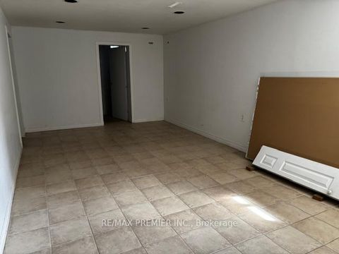 Photo 14 at 14 Madron Crescent, York University Heights, Toronto