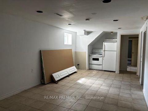 Photo 15 at 14 Madron Crescent, York University Heights, Toronto