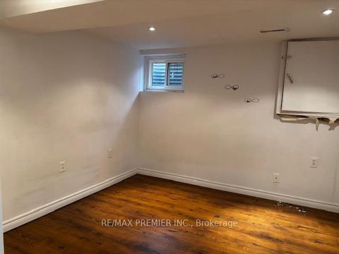 Photo 16 at 14 Madron Crescent, York University Heights, Toronto
