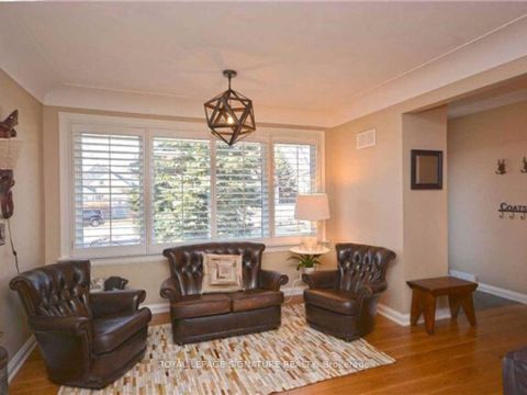 Photo 4 at 45 Crescent Road, CO Central, Oakville