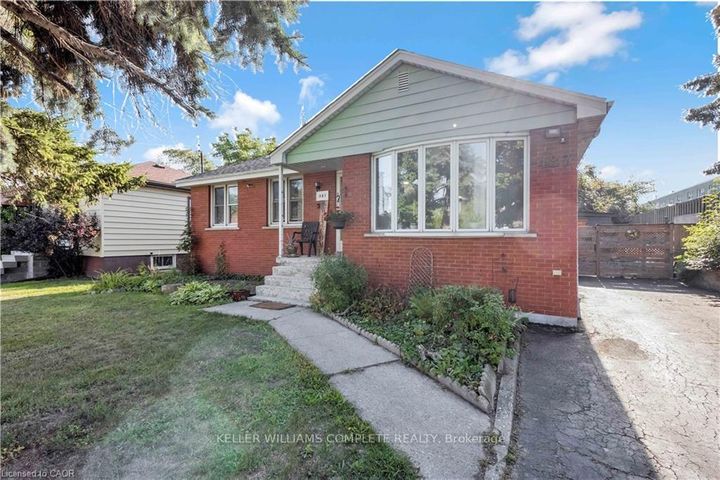 Photo 1 at 487 EAST 37TH Street, Macassa, Hamilton