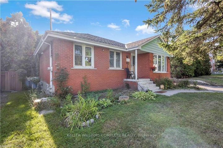 Photo 3 at 487 EAST 37TH Street, Macassa, Hamilton
