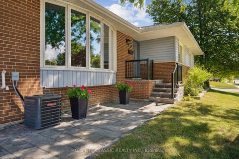 Photo 4 at 67 Beaver Bend Crescent, West Deane, Toronto