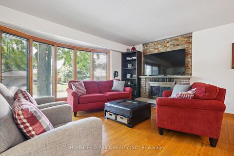 Photo 6 at 67 Beaver Bend Crescent, West Deane, Toronto