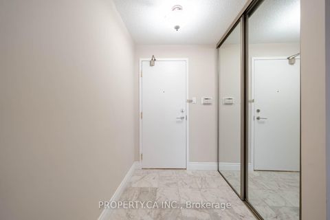 Photo 2 at 605 - 7460 Bathurst Street, Brownridge, Vaughan