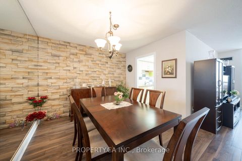 Photo 4 at 605 - 7460 Bathurst Street, Brownridge, Vaughan
