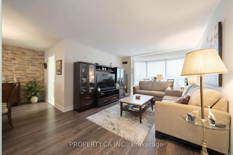 Photo 7 at 605 - 7460 Bathurst Street, Brownridge, Vaughan