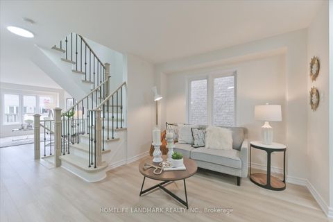 Photo 5 at 206 Venice Gate Drive, Vellore Village, Vaughan
