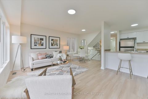 Photo 12 at 206 Venice Gate Drive, Vellore Village, Vaughan