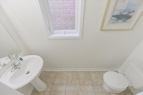 Photo 15 at 206 Venice Gate Drive, Vellore Village, Vaughan