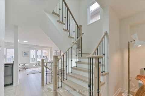 Photo 16 at 206 Venice Gate Drive, Vellore Village, Vaughan