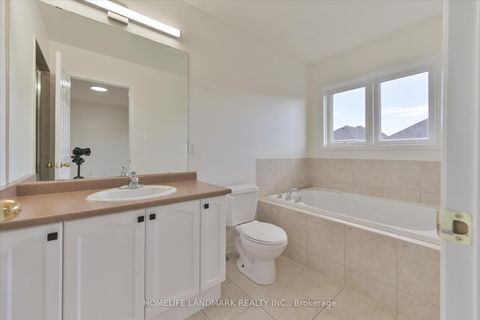 Photo 19 at 206 Venice Gate Drive, Vellore Village, Vaughan