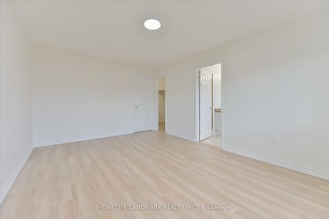 Photo 21 at 206 Venice Gate Drive, Vellore Village, Vaughan