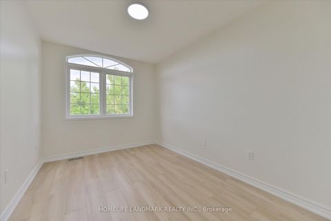 Photo 24 at 206 Venice Gate Drive, Vellore Village, Vaughan