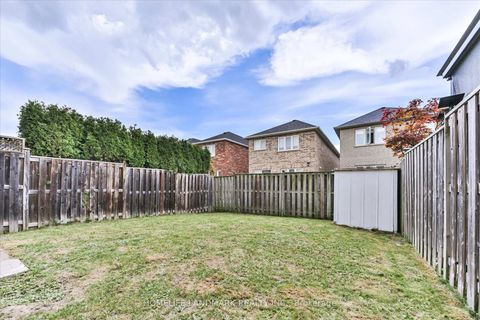 Photo 30 at 206 Venice Gate Drive, Vellore Village, Vaughan