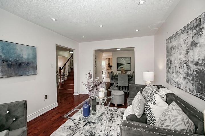 Photo 7 at 24 Vivians Crescent, Fletcher's West, Brampton