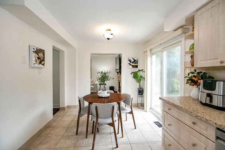 Photo 15 at 24 Vivians Crescent, Fletcher's West, Brampton