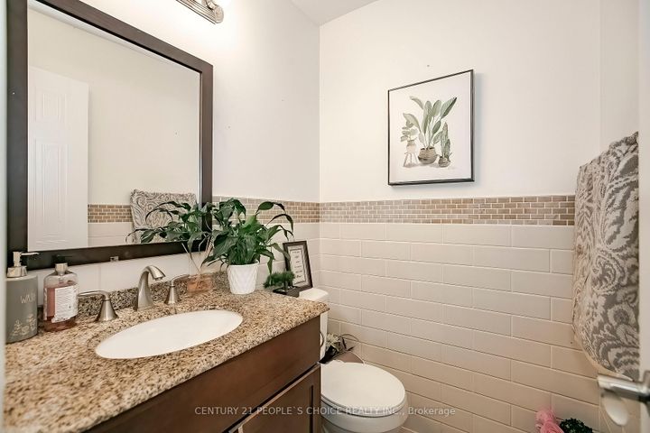 Photo 16 at 24 Vivians Crescent, Fletcher's West, Brampton