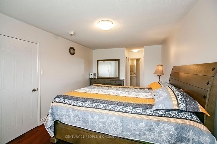 Photo 21 at 24 Vivians Crescent, Fletcher's West, Brampton