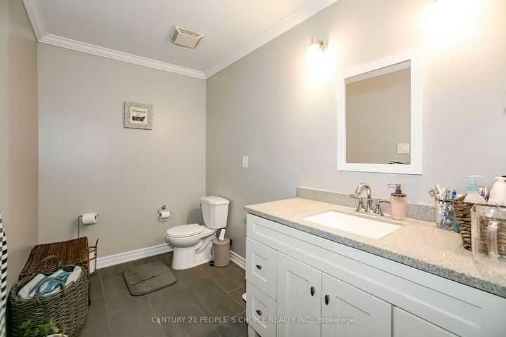 Photo 23 at 24 Vivians Crescent, Fletcher's West, Brampton